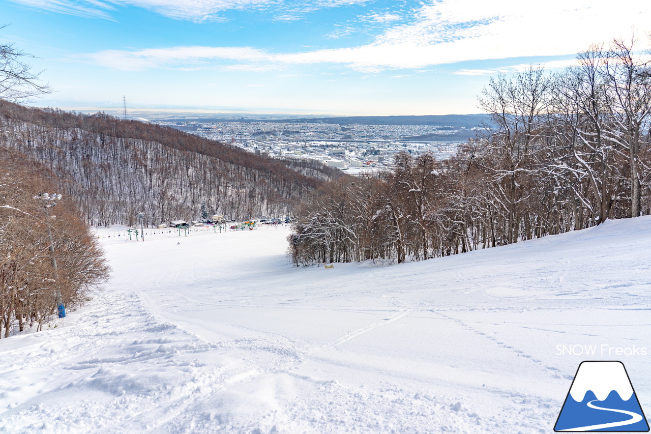 札幌藻岩山スキー場｜ふわっふわの粉雪シーズン到来！思いっきり多彩なコースを楽しみましょう！